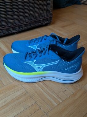 Women's Mizuno Wave Inspire 22 - Size 8B